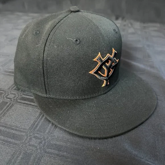 NEW ERA 59FIFTY Fitted Cap Yomiuri Giants Black x Black/Orange Cap 2024 - Size 7 - Picture 8 of 10